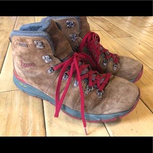 Danner Mountain 600 Hiking Boot. Mens 11.5